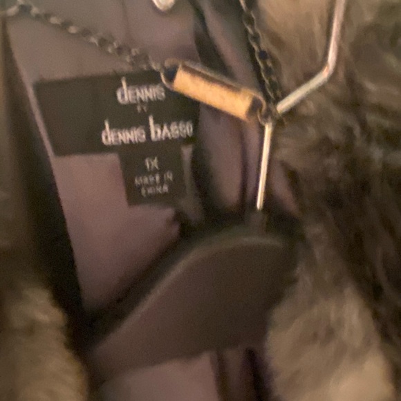 Dennis Basso Faux fur coat - Picture 3 of 3
